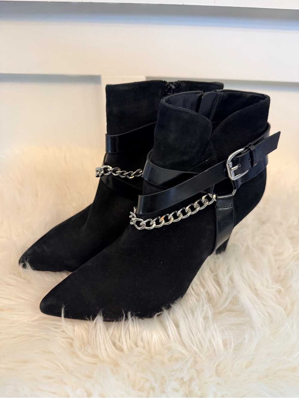💫4/$25 • Le Chateau Black Suede Pointed Ankle Boots with Chain Accent